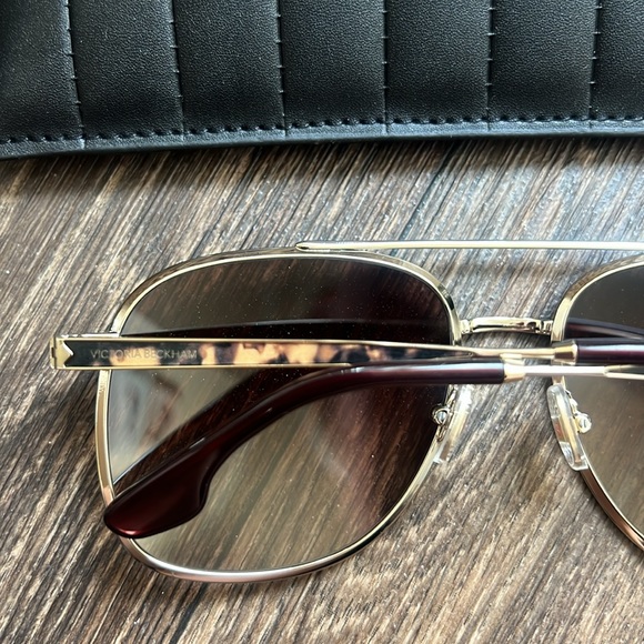 Victoria Beckham VB233s Sunglasses main image 2